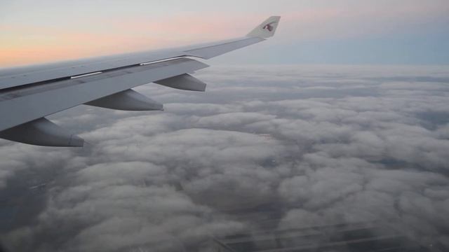 Qatar Airways Landing at Warsaw Frederic Chopin Airport смотреть онлайн