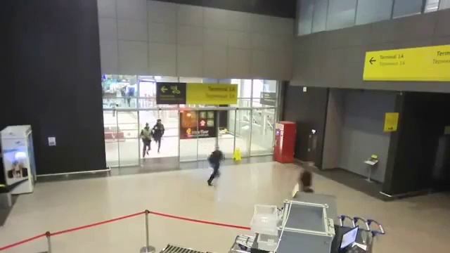 Погоня в аэропорту Казани. Грёбаный цирк. смотреть онлайн