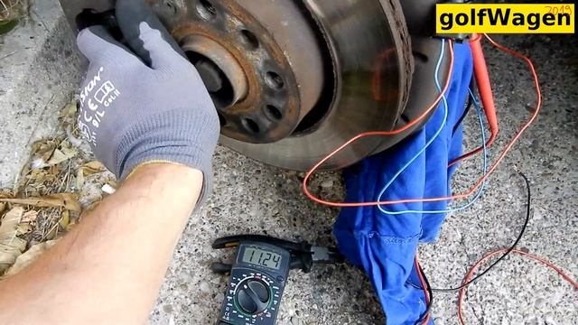 VW Golf 5 ABS light sporadic problem /how to test ABS wheel speed sensor after FIX/ смотреть онлайн