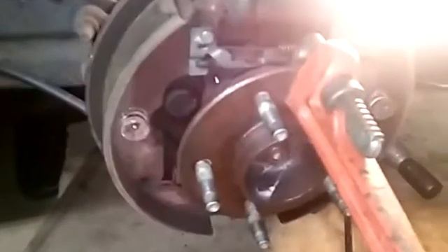 2004 Saturn Vue AWD rear hub replacement Very EASY Way смотреть онлайн