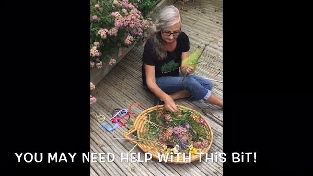 Learn & Explore Outdoors with Lisa & Jo - Make a Journey Stick смотреть онлайн