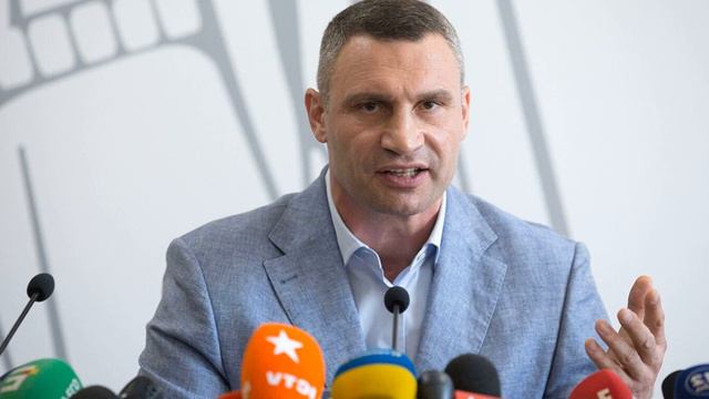 Кличко перепутал слова и обозвал заболевших COVID-2019 смотреть онлайн