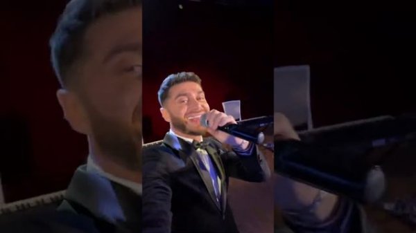 Султан Мешадиев певец ведущий танцор