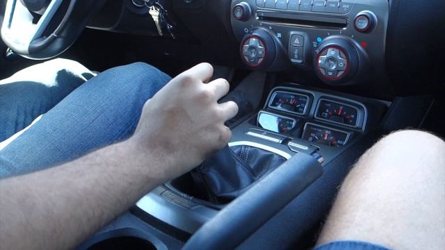 How to Downshift in a Stick Shift смотреть онлайн