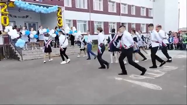 девочки конфеточки и мальчики зайчики вика смотреть онлайн
