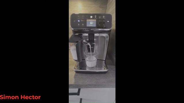 Philips 5400 Serie EP5447/90 Kaffeevollautomat, 12 Kaffeespezialitäten смотреть онлайн