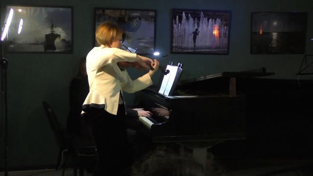 Амулана Очирова и Николай Мажара в Краш-клубе смотреть онлайн