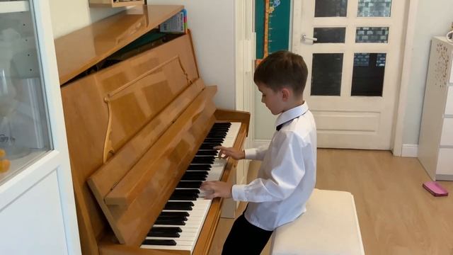 В.Гиллок, Тарантелла. William Gillock , Tarantella. Миша Рябов (6,3 лет) смотреть онлайн