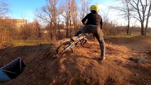 11Ти Летний Школяр ВЫНОСИТ Трюками ВЗРОСЛОГО... смотреть онлайн