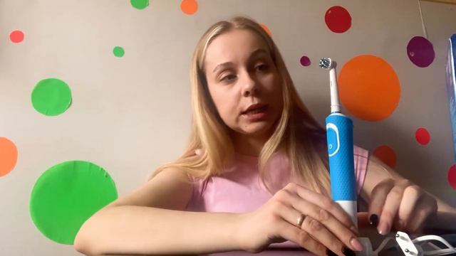 Электрическая зубная щетка Oral B Vitality - ОБЗОР / Плюсы и Минусы смотреть онлайн
