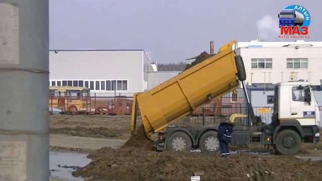 Самосвал МАЗ 6501 с компоновкой "кабина над двигателем" в работе смотреть онлайн