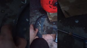 Ремонт задних тармазных трубок +калодок замена фольсваген пасат б3 (УНЕВЕРСАЛ 1989ГОДА)