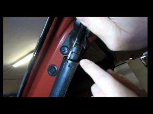 BMW X5 Е70 Замена амортизатора багажника