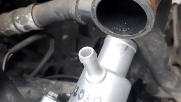 замена корпуса и самого термостата Renault Kangoo