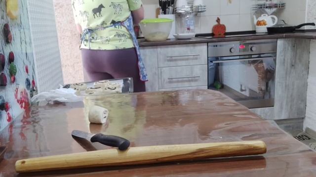 Пеку булочки нашим оборонителям нашего города. смотреть онлайн