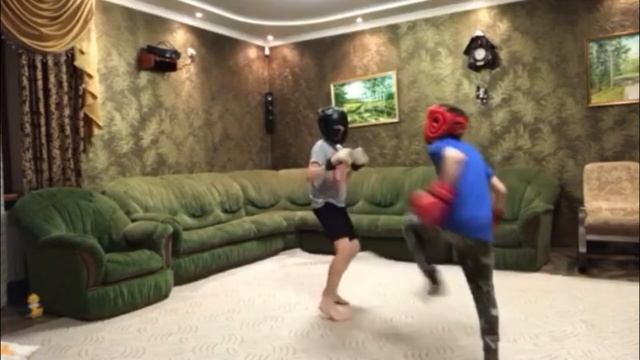 Серёга vs Женёк.Бокс CHALLEHGE.(2 часть) смотреть онлайн