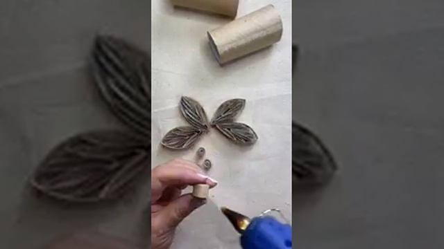 Beautiful butterflies made from toilet paper tube ? Бабочки из втулок от туалетной бумаги #handmade смотреть онлайн