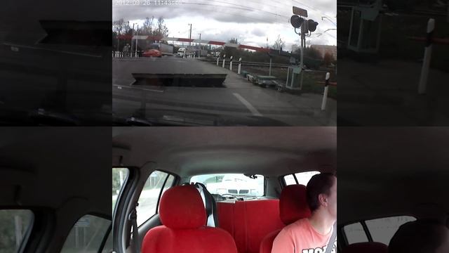 Мартышка за рулем - переезд + встречка смотреть онлайн