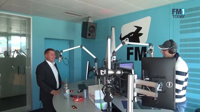 Toni Brunner im schlechtesten Interview bei Radio FM1 смотреть онлайн