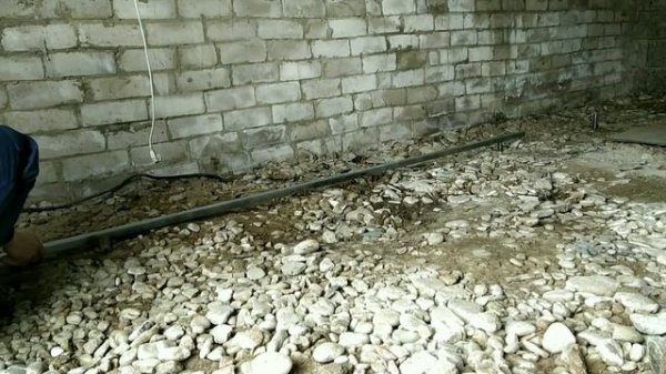 Стяжка пола в гараже. Самый экономный и надёжный вариант.