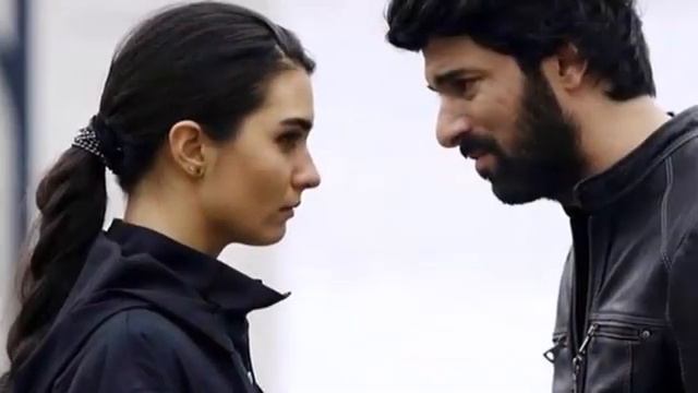 Энгин Акюрек и Туба Бююкюстюн в одном кадре!