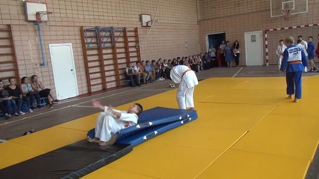 Акробатика. Показательные выступления . Школа № 224. 6 сентября 2016. смотреть онлайн