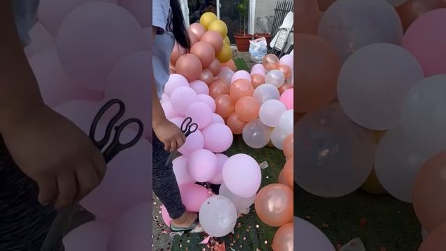 Clean up balloons time to popped смотреть онлайн