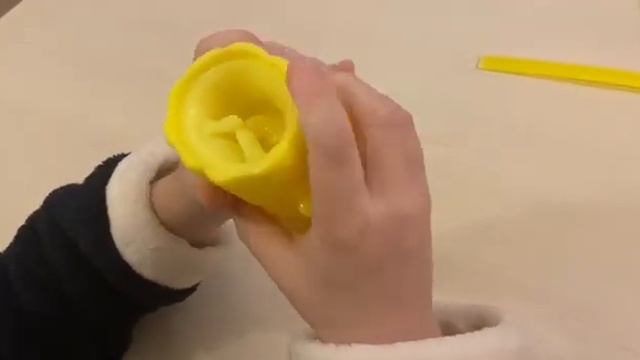 Обзор игрушек. Белка в дупле "Фуфлик", светящийся браслет. #детям#белка#игрушки#играютсигрушками смотреть онлайн