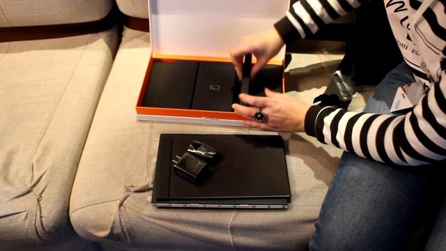 Lenovo YOGA BOOK Распаковка смотреть онлайн