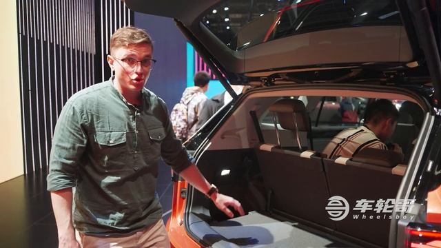 Hands-on With The Volkswagen ID.6 смотреть онлайн