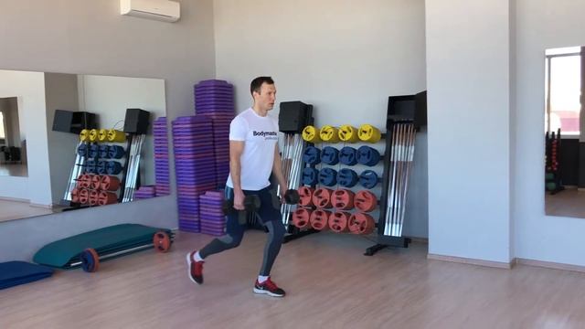 bodymaster : Выпады с гантелями назад смотреть онлайн