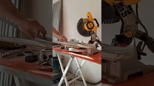 Как правильно отрезать  дверную коробку.