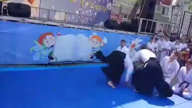 ПОКАЗАТЕЛЬНОЕ ВЫСТУПЛЕНИЕ ПО АЙКИДО смотреть онлайн