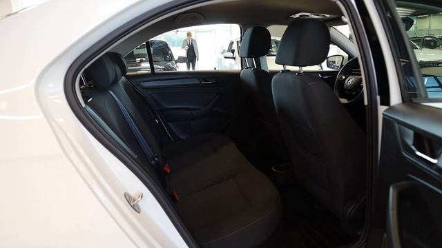 Skoda Rapid белый смотреть онлайн