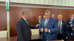 Лидер ЛДПР Леонид Слуцкий и Глава Башкирии Радий Хабиров встретились как старые друзья