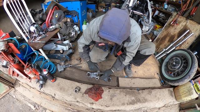 Road Star замена подшипников рулевой колонки.