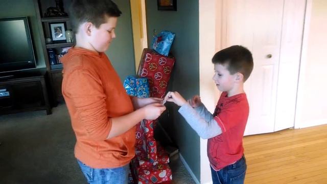 Breaking Christmas Wafer смотреть онлайн