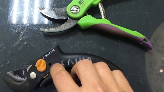 Секатор FISKARS PowerLever P53 смотреть онлайн