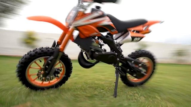 ये छोटी गाड़ी पेट्रोल से चलती है - Real Mini 50cc Petrol Dirt Bike смотреть онлайн