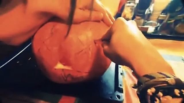 Как сделать тыкву (Светильник Джека) для Хэллоуина. How to make a pumpkin for dolls' Halloween смотреть онлайн