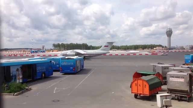 An-148 at Pulkovo airport. смотреть онлайн