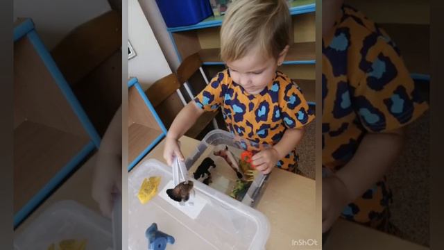 Наши малыши - "Спасатели", с помощью щипцов доставали с воды животных и выкладывали на берег. смотреть онлайн