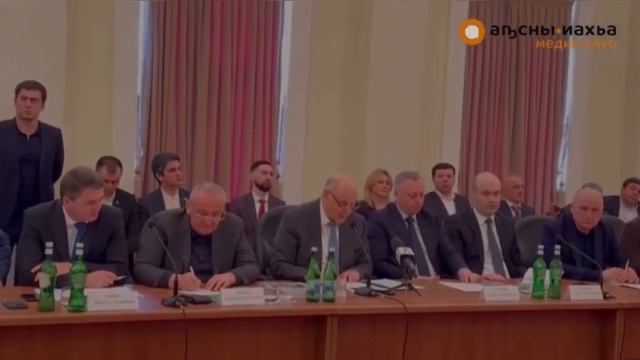 Аслан Бжания : Через 10-15 лет проблема с жильем полностью будет решена смотреть онлайн