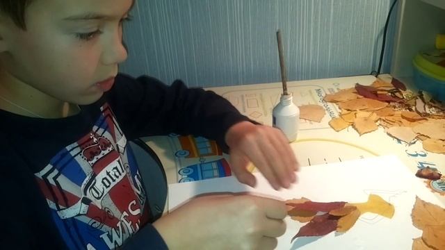Поделка Девочка из осенних листьев смотреть онлайн