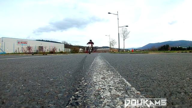 Wheelie Training #4 Honda XR 125 l смотреть онлайн