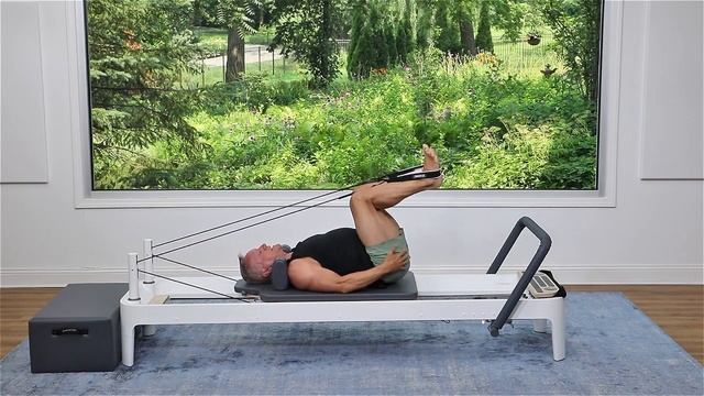 25 Minute Athletic Reformer Workout | Pilates with John Garey смотреть онлайн