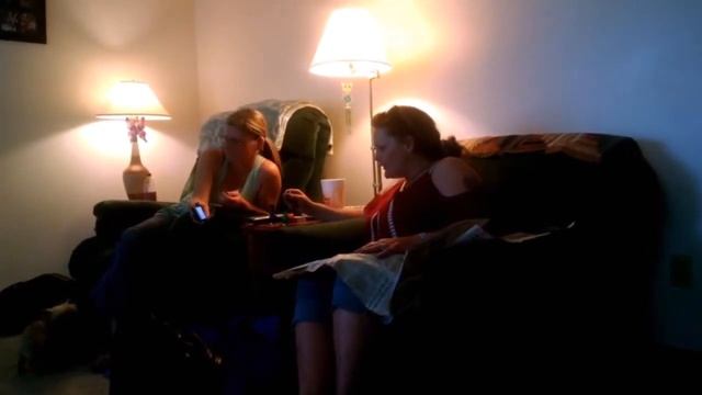 2 GIRLS 1 CUP REACTION 15 YEARS LATE | BLOUNT BEACH смотреть онлайн