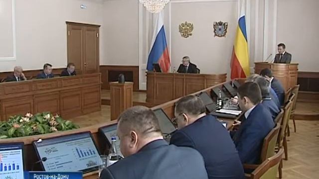 Опасный Интернет: в ростовском лицее мобильники учащихся прячут в сейф смотреть онлайн