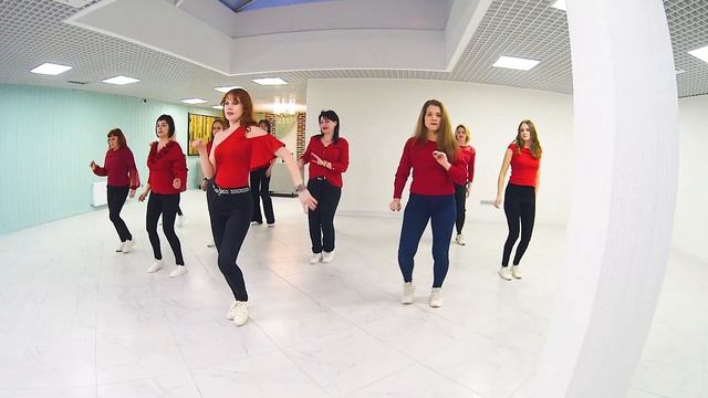 Volví (Aventura, Bad Bunni) | BACHATA IN LATINA CLUB | Choreo For Beginners By Gala Ostrovskaya