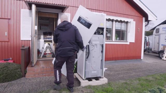 Installation av luft/vattenvärmepump Del 1 – innedel смотреть онлайн